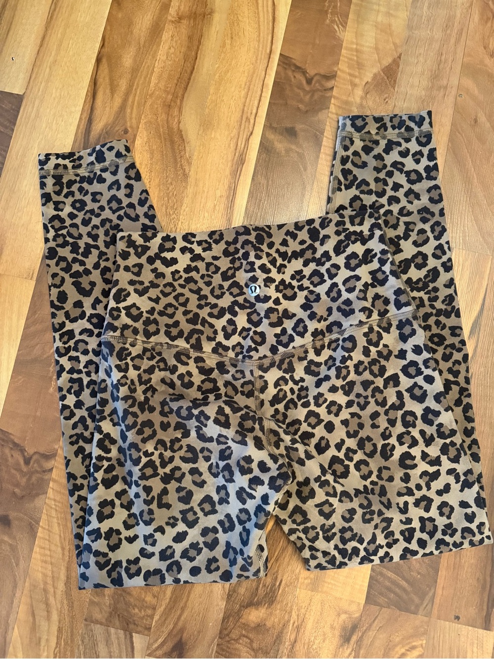Lululemon High--rise leggings brown black leopard Print 7/8 Sz.6 Like New!